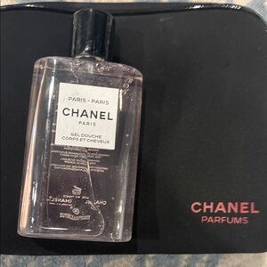 CHANEL Paris-Purple Body Wash